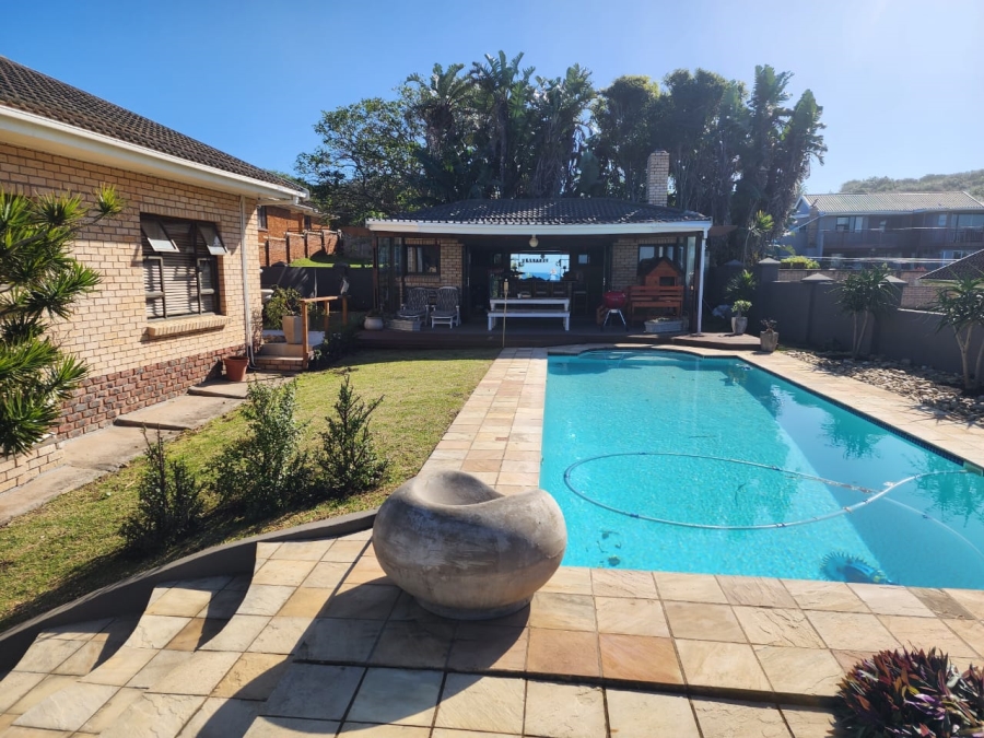 3 Bedroom Property for Sale in Winterstrand Eastern Cape